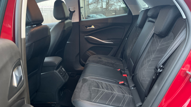 Vauxhall Grandland 1.2 Turbo Ultimate 5dr Auto Petrol Hatchback